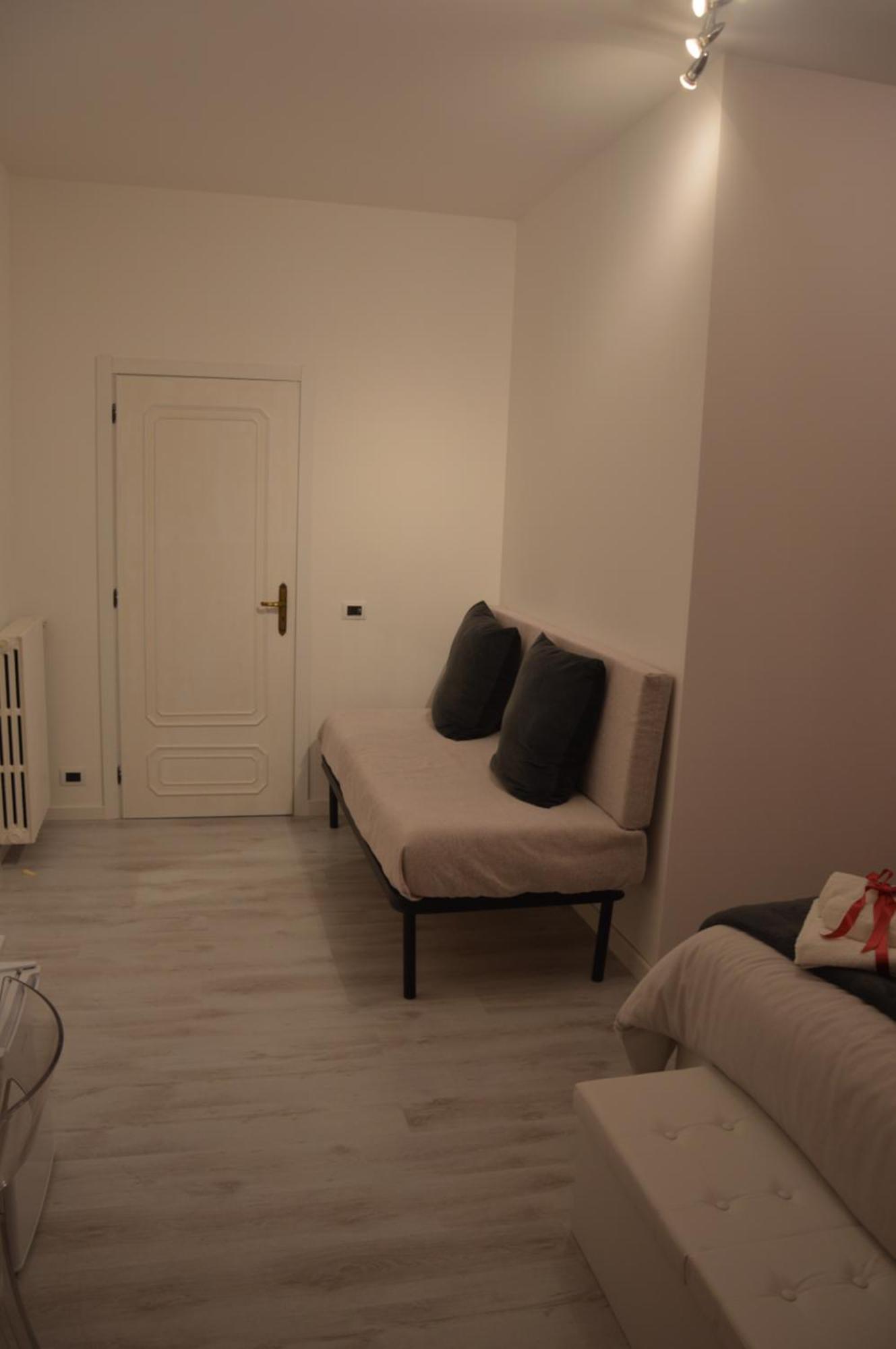 B&B L'Incanto Degli Artisti 卡尔塔吉罗 外观 照片