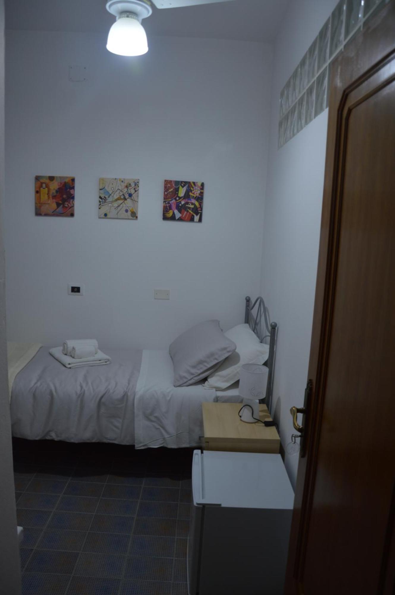 B&B L'Incanto Degli Artisti 卡尔塔吉罗 外观 照片